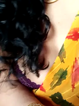 Snapshot of Haseena_Baby chatting on October 26, 3:02 am Haseena Baby online show from October 26, 3:02 am