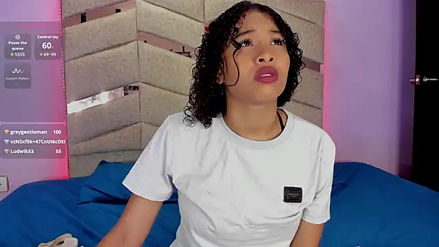 Snapshot of BrigitteRoy_ chatting on October 25, 2:52 am BrigitteRoy online show from October 25, 2:52 am