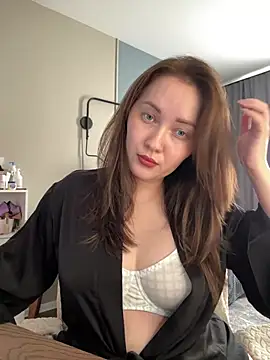 Kiss My Body online show from June 30, 4:50 pm