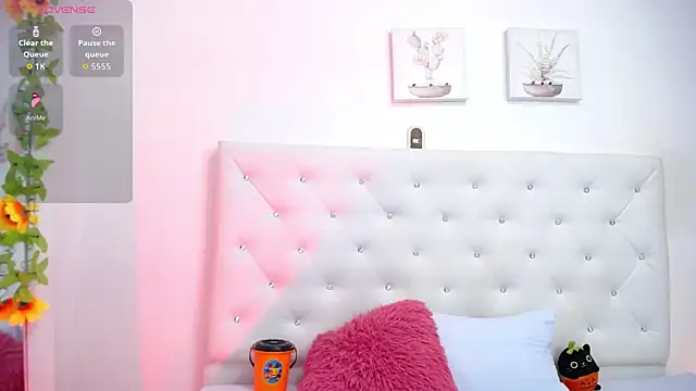 littleslut1 online show from October 3, 4:17 am