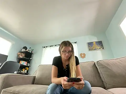 Hatgirl69 online show from September 25, 5:01 pm