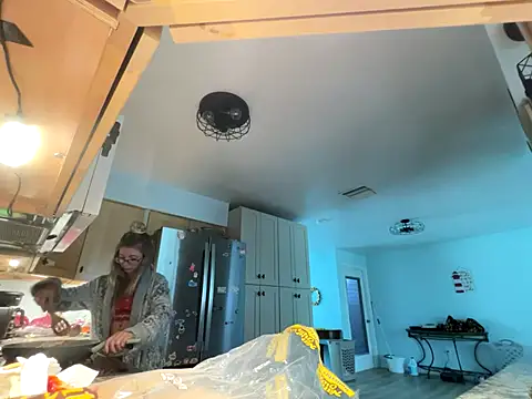 Hatgirl69 online show from September 24, 4:50 pm