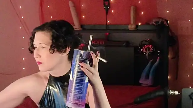 Snapshot of MistressVeritasX chatting on October 15, 4:53 pm MistressVeritasX online show from October 15, 4:53 pm