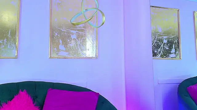 Snapshot of scarlette69 chatting on October 10, 7:52 pm scarlette69 online show from October 10, 7:52 pm