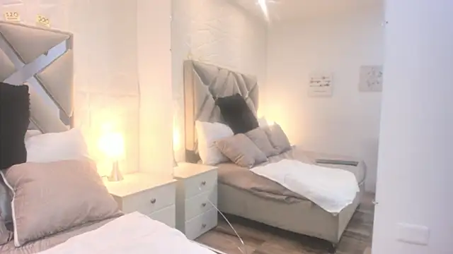 Snapshot of raquell_moore chatting on September 9, 10:53 pm raquell moore online show from September 9, 10:53 pm