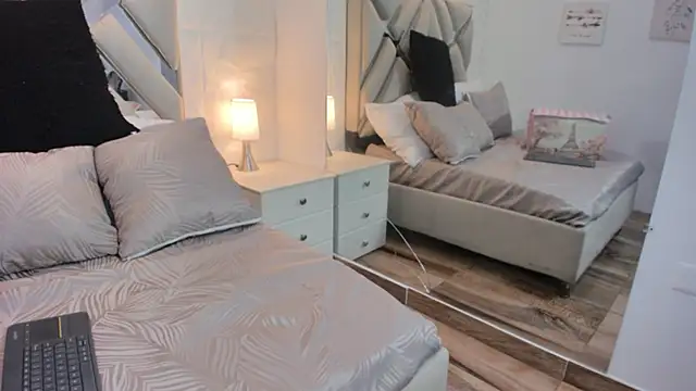 Snapshot of raquell_moore chatting on September 14, 5:33 pm raquell moore online show from September 14, 5:33 pm