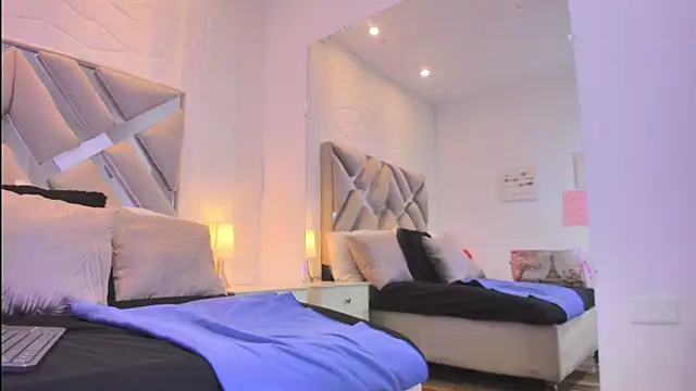 raquell moore online show from April 15, 12:49 pm