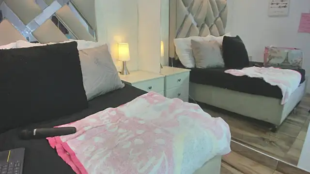 raquell moore online show from January 12, 5:07 pm