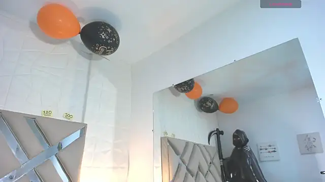 Snapshot of raquell_moore chatting on October 17, 11:30 pm raquell moore online show from October 17, 11:30 pm