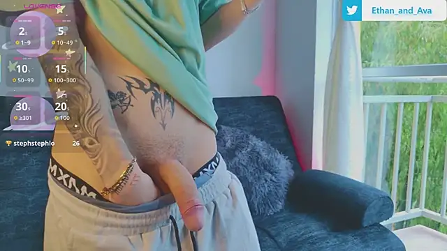 Snapshot of ethan_and_ava chatting on October 26, 1:17 pm ethan and ava online show from October 26, 1:17 pm