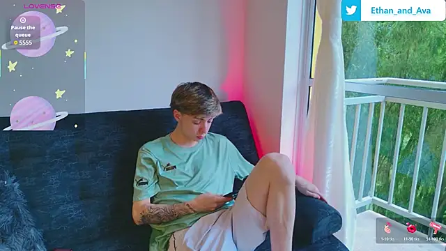 Snapshot of ethan_and_ava chatting on October 23, 12:55 pm ethan and ava online show from October 23, 12:55 pm