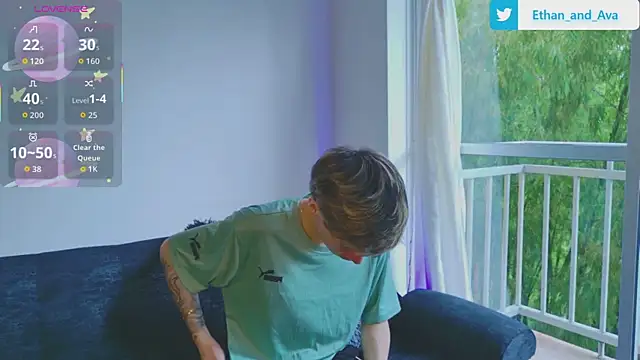 Snapshot of ethan_and_ava chatting on October 17, 12:52 pm ethan and ava online show from October 17, 12:52 pm