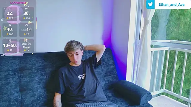 Snapshot of ethan_and_ava chatting on October 8, 12:20 pm ethan and ava online show from October 8, 12:20 pm