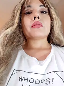 VICKY CAM-PE online show from November 21, 7:38 pm