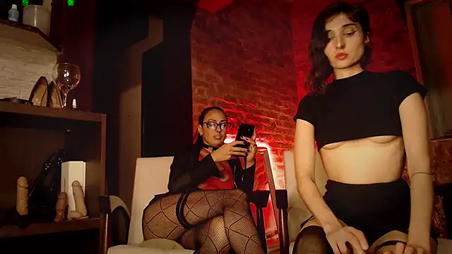 Snapshot of MistressLacey chatting on October 9, 1:21 am MistressLacey online show from October 9, 1:21 am