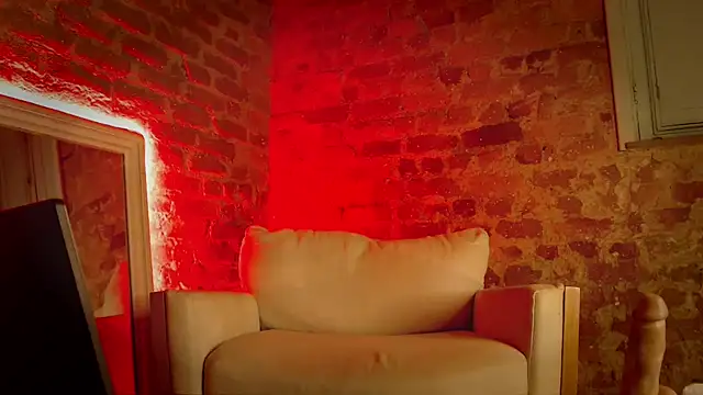 Snapshot of MistressLacey chatting on October 22, 1:32 am MistressLacey online show from October 22, 1:32 am