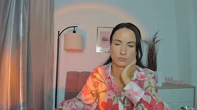 LeiilaBloom online show from September 14, 3:54 pm