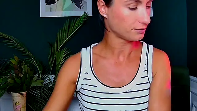 LeiilaBloom online show from September 15, 4:04 pm