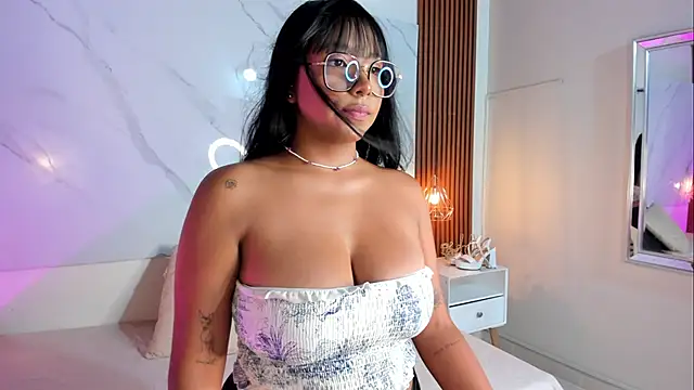 isabella zc online show from October 7, 7:51 pm