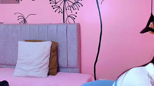 Snapshot of Connie_Bell chatting on September 19, 7:24 pm Connie Bell online show from September 19, 7:24 pm