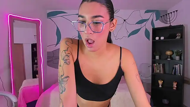 Dana Paula online show from November 8, 12:10 pm