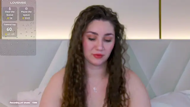 Snapshot of KiraBarlows chatting on October 28, 8:57 pm KiraBarlows online show from October 28, 8:57 pm