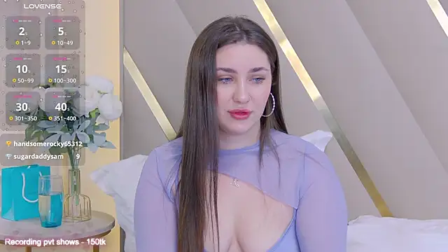 Snapshot of KiraBarlows chatting on October 26, 7:15 am KiraBarlows online show from October 26, 7:15 am