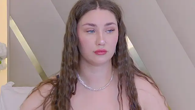 Snapshot of KiraBarlows chatting on September 21, 7:18 am KiraBarlows online show from September 21, 7:18 am