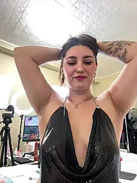 Snapshot of KiraBarlows chatting on October 27, 8:10 am KiraBarlows online show from October 27, 8:10 am