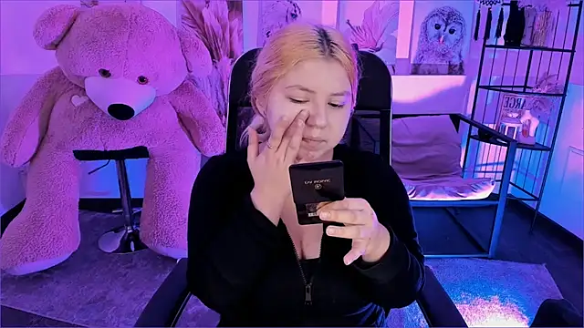 DiaAngell online show from December 3, 10:23 pm