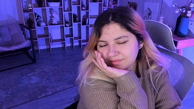 DiaAngell online show from October 18, 8:10 pm