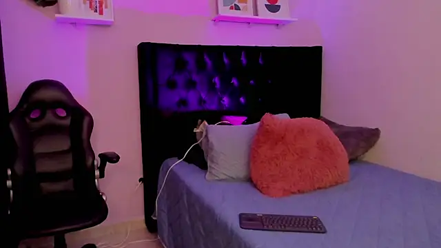 Paulina Lopezz online show from October 4, 5:13 am