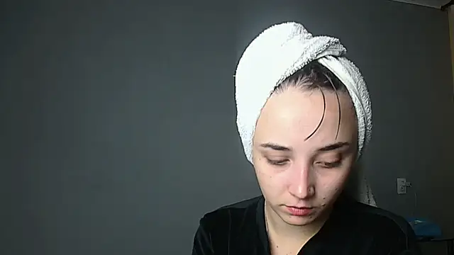 Snapshot of Eva_Gloryy chatting on October 4, 10:03 pm Eva Gloryy online show from October 4, 10:03 pm