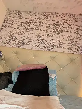 Snapshot of Lili__taylor chatting on October 4, 12:27 am Lili taylor online show from October 4, 12:27 am