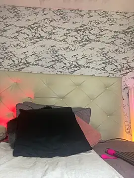 Snapshot of Lili__taylor chatting on October 12, 9:06 pm Lili taylor online show from October 12, 9:06 pm