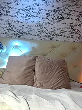 Lili  taylor online show from December 16, 1:55 am