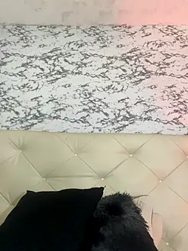 Snapshot of Lili__taylor chatting on October 28, 5:02 am Lili taylor online show from October 28, 5:02 am