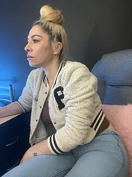 viktoria davis  online show from November 26, 12:44 am