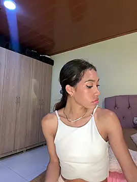 zoe storm online show from June 1, 11:05 pm