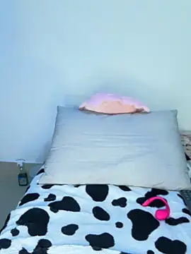 Snapshot of zoe_storm chatting on October 25, 10:27 pm zoe storm online show from October 25, 10:27 pm