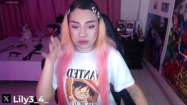 Snapshot of lily3_4 chatting on October 21, 7:01 am lily3 4 online show from October 21, 7:01 am