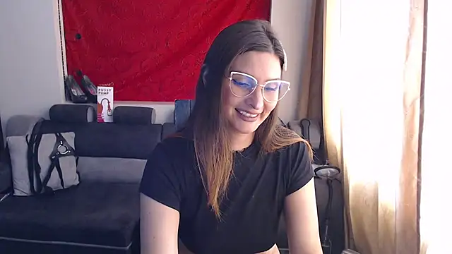 Snapshot of sachaclinford chatting on September 24, 7:13 pm sachaclinford online show from September 24, 7:13 pm