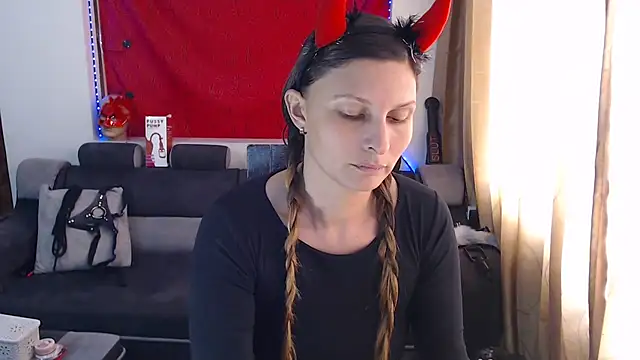 Snapshot of sachaclinford chatting on September 23, 6:17 pm sachaclinford online show from September 23, 6:17 pm