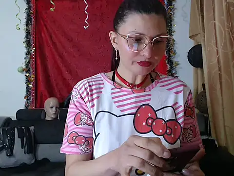 sachaclinford online show from November 19, 10:32 pm