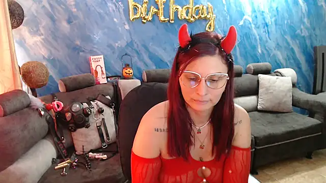 Snapshot of sachaclinford chatting on October 28, 8:14 pm sachaclinford online show from October 28, 8:14 pm