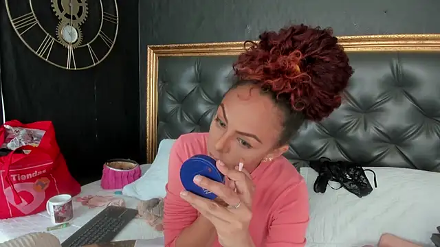 DalayMoore online show from December 21, 8:35 pm