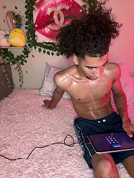 hazelbaby8880 online show from March 28, 10:04 am