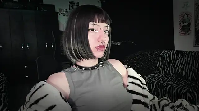 roxy toxic online show from May 28, 1:36 am