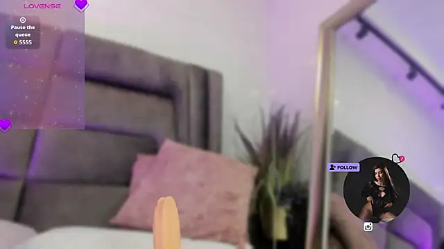 DannaJhonson1 online show from September 19, 7:35 pm