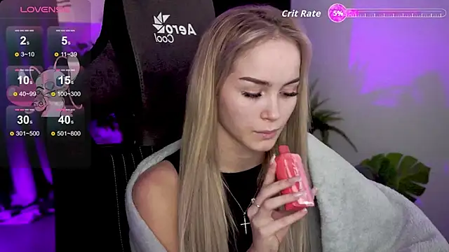 Snapshot of DakotaaJohnnson chatting on September 18, 12:15 pm DakotaaJohnnson online show from September 18, 12:15 pm